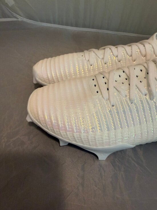 Under Armour Blur Pro triple white football cleats size 8.5 3028220 100